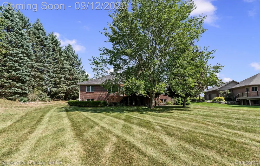 1132 Wood Trail Oxford Charter Township, MI 48371