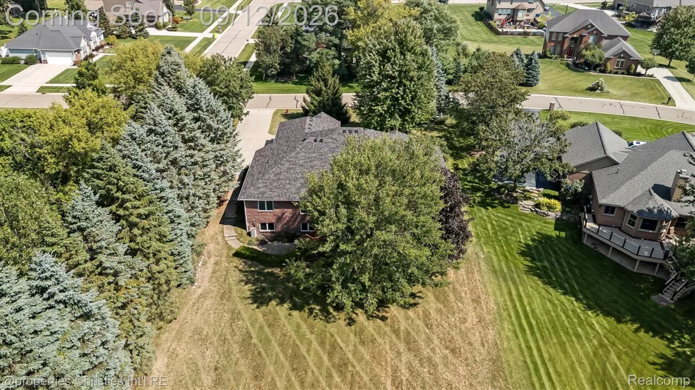 1132 Wood Trail Oxford Charter Township, MI 48371