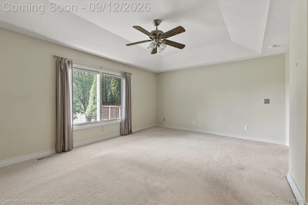 1132 Wood Trail Oxford Charter Township, MI 48371