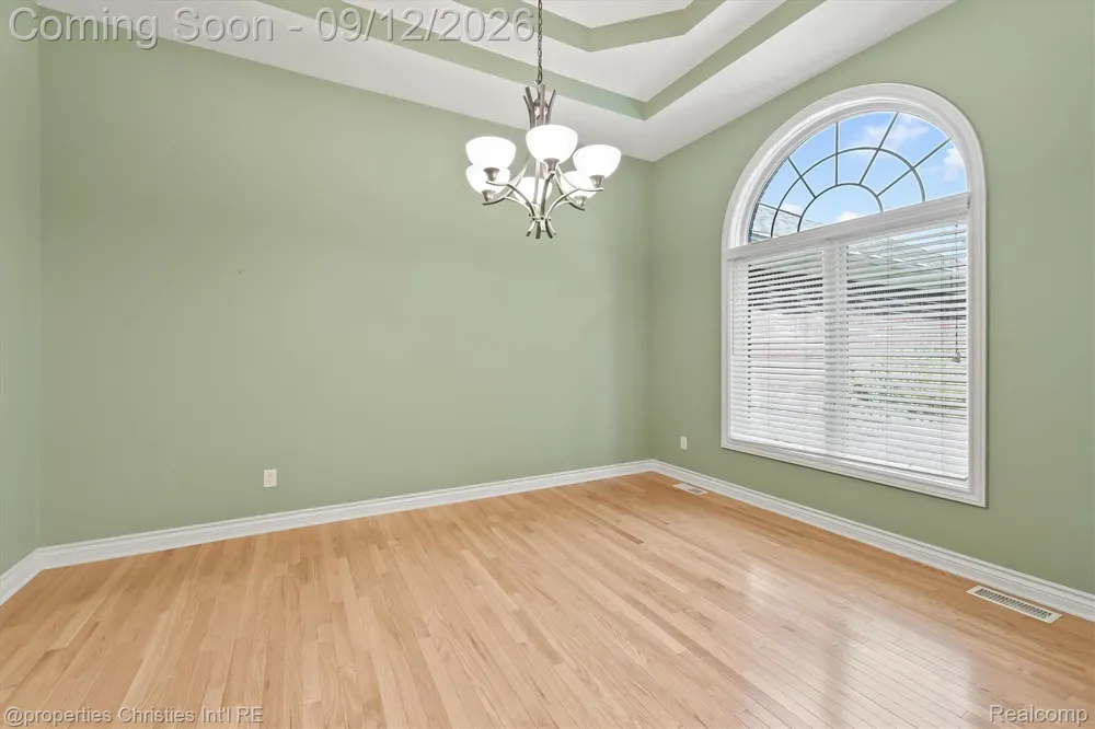 1132 Wood Trail Oxford Charter Township, MI 48371