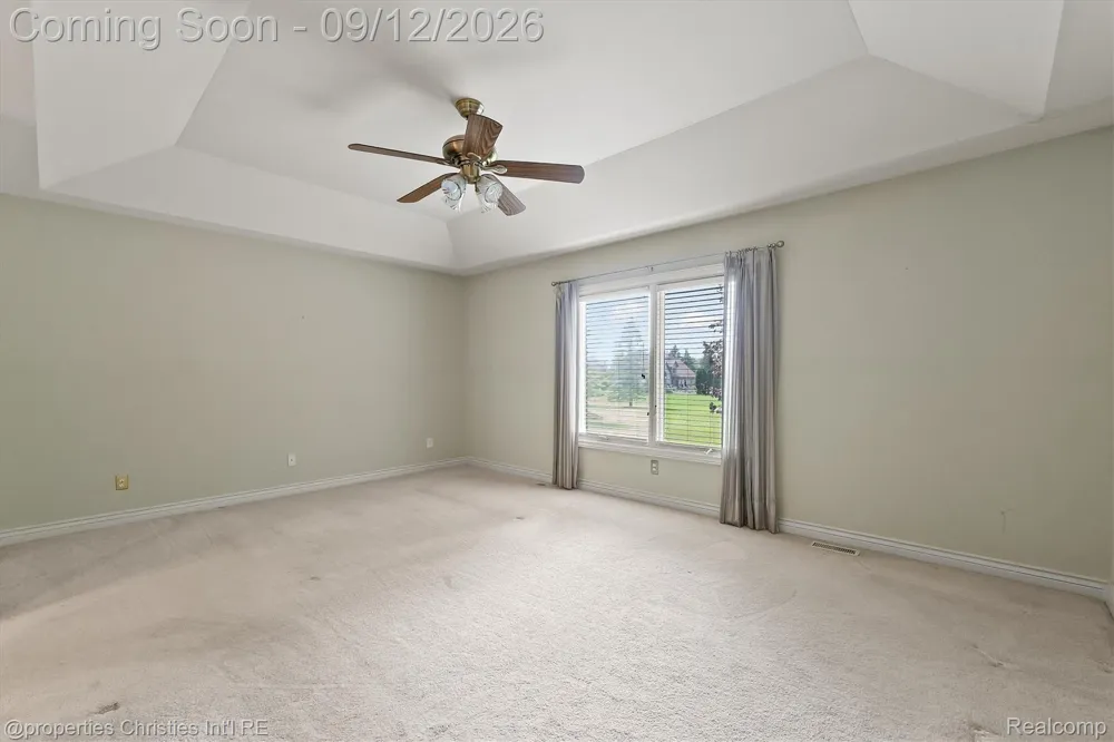 1132 Wood Trail Oxford Charter Township, MI 48371