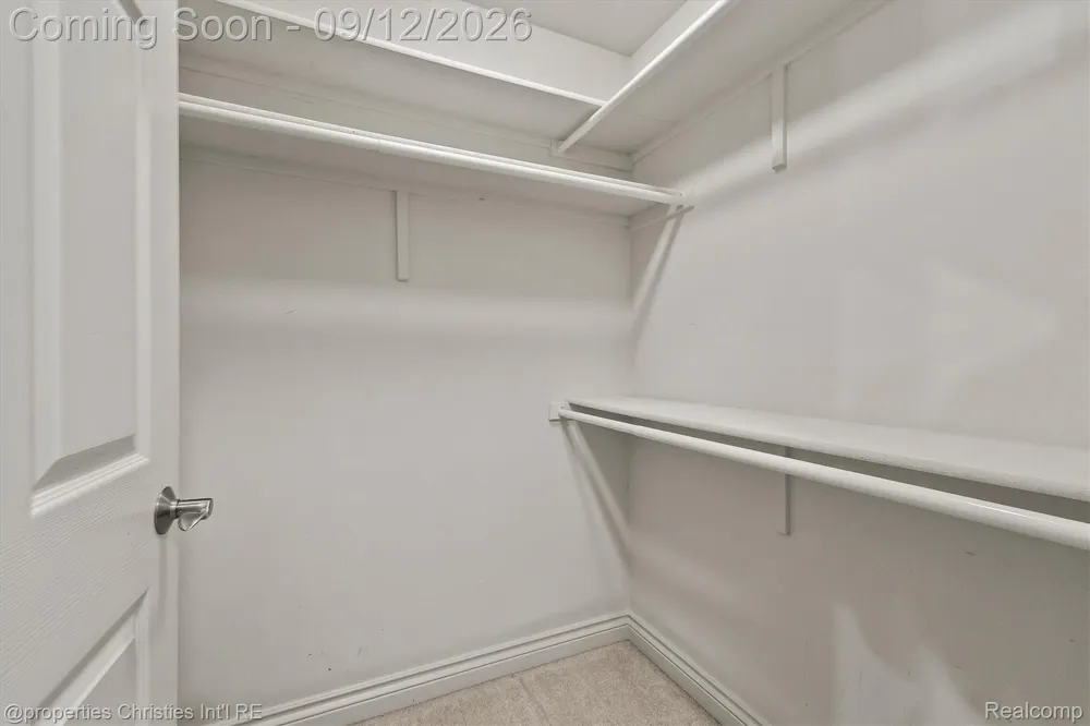 1132 Wood Trail Oxford Charter Township, MI 48371