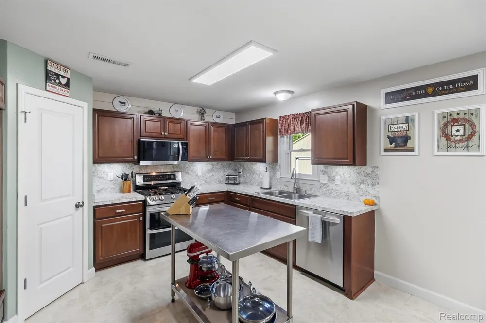 6195 Crooked River Drive Mundy Township, MI 48473