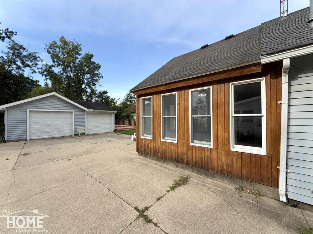 416 E King Street Owosso City, MI 48867