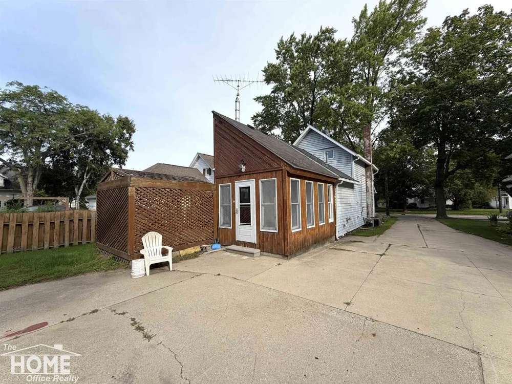 416 E King Street Owosso City, MI 48867
