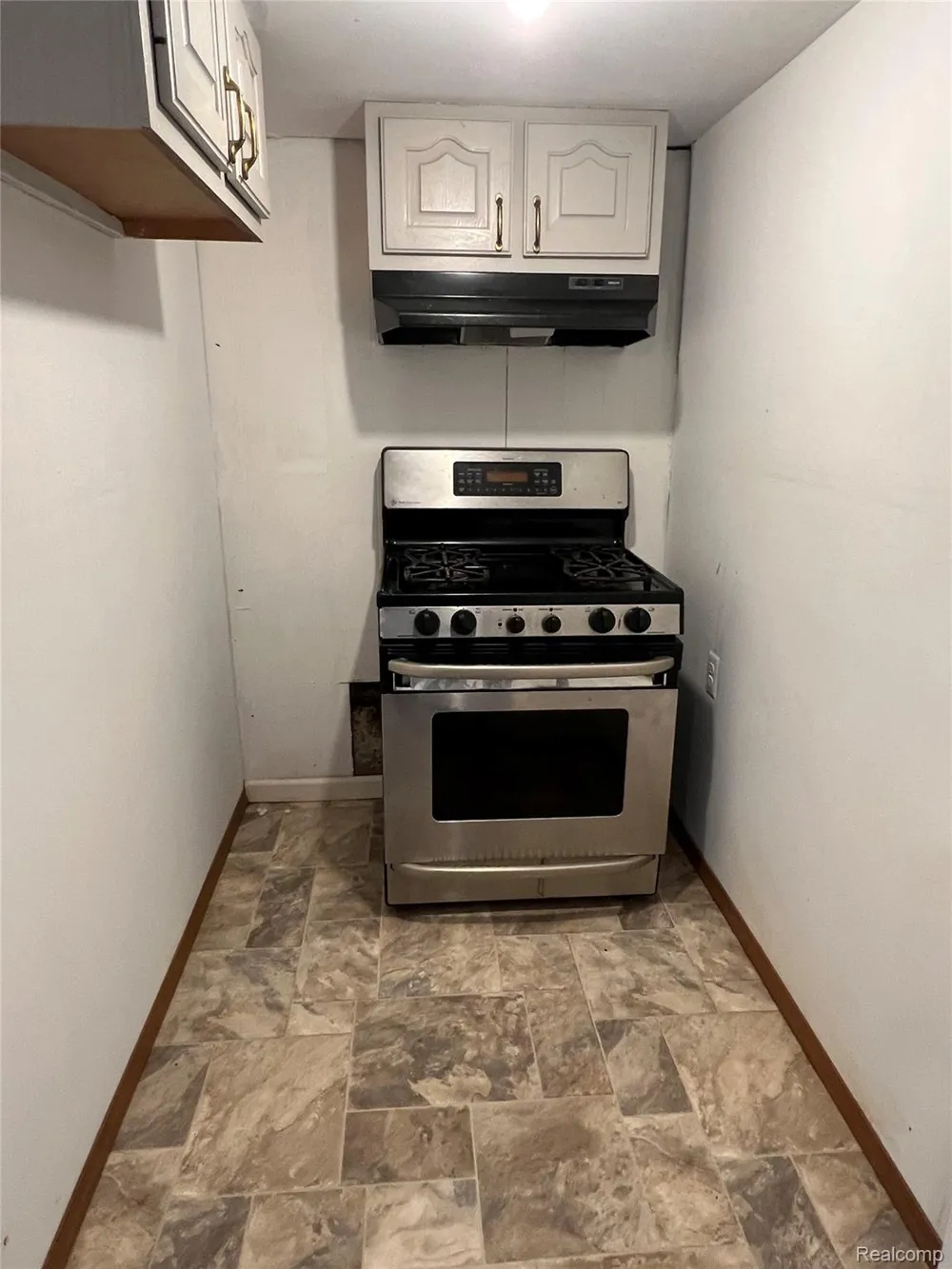 7252 Packard Avenue Warren City, MI 48091