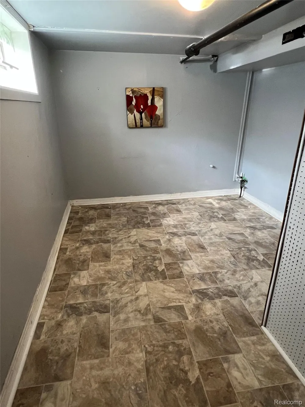 7252 Packard Avenue Warren City, MI 48091