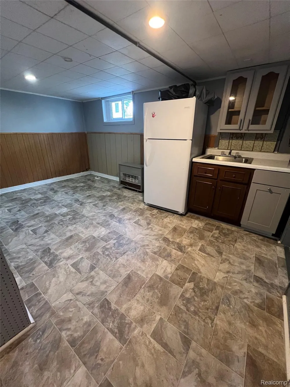 7252 Packard Avenue Warren City, MI 48091