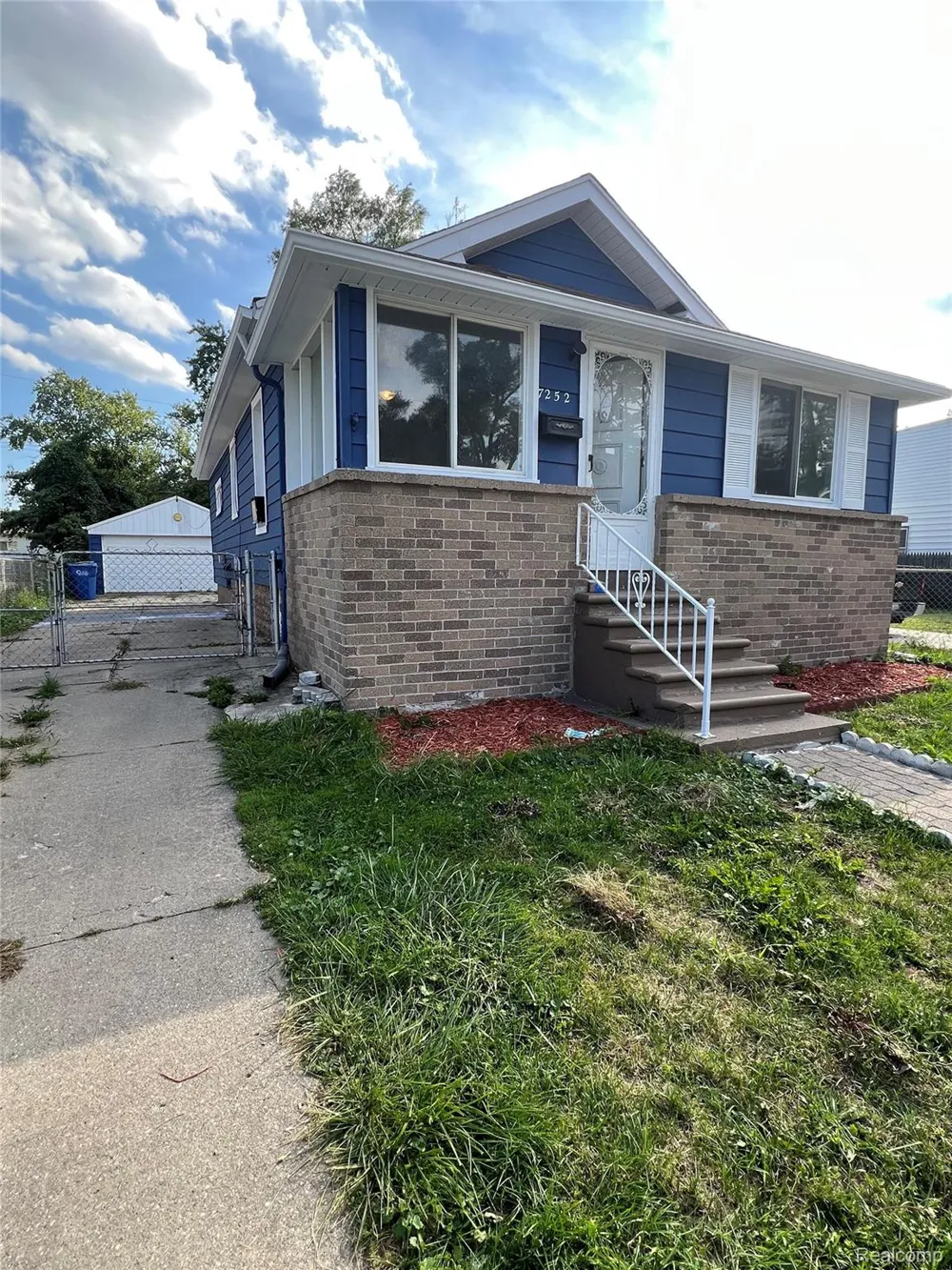 7252 Packard Avenue Warren City, MI 48091