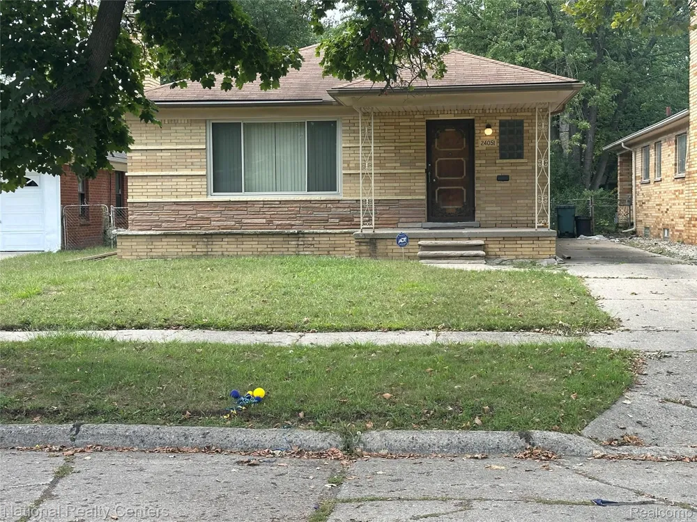 24051 Berkley Street Oak Park City, MI 48237