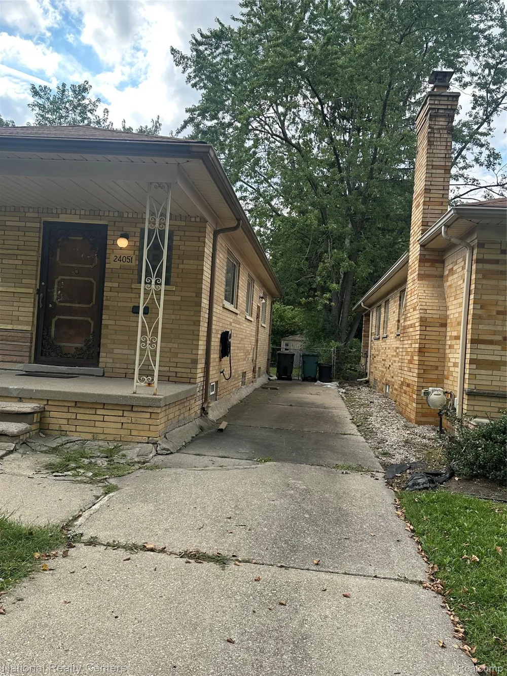 24051 Berkley Street Oak Park City, MI 48237