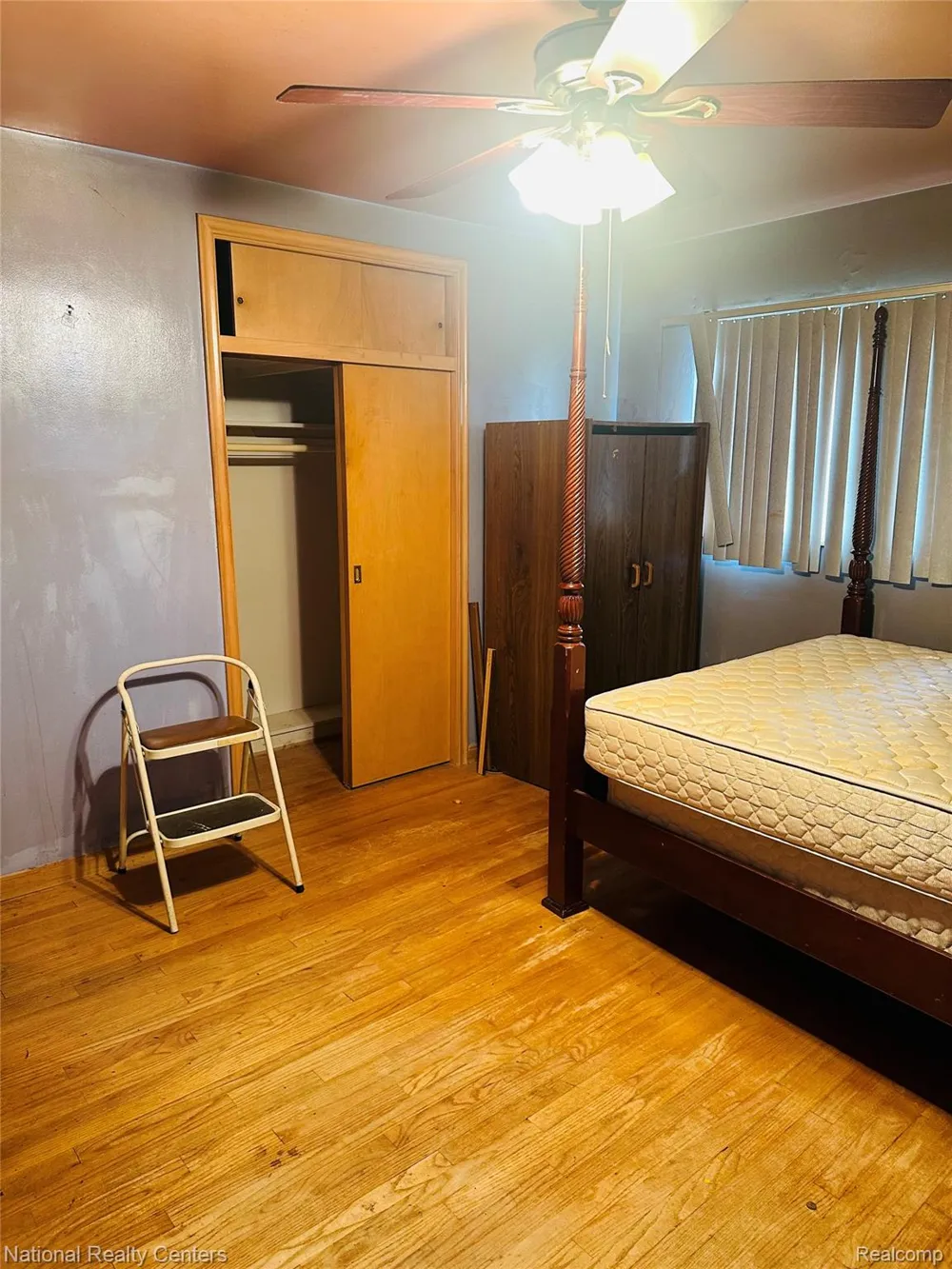 24051 Berkley Street Oak Park City, MI 48237
