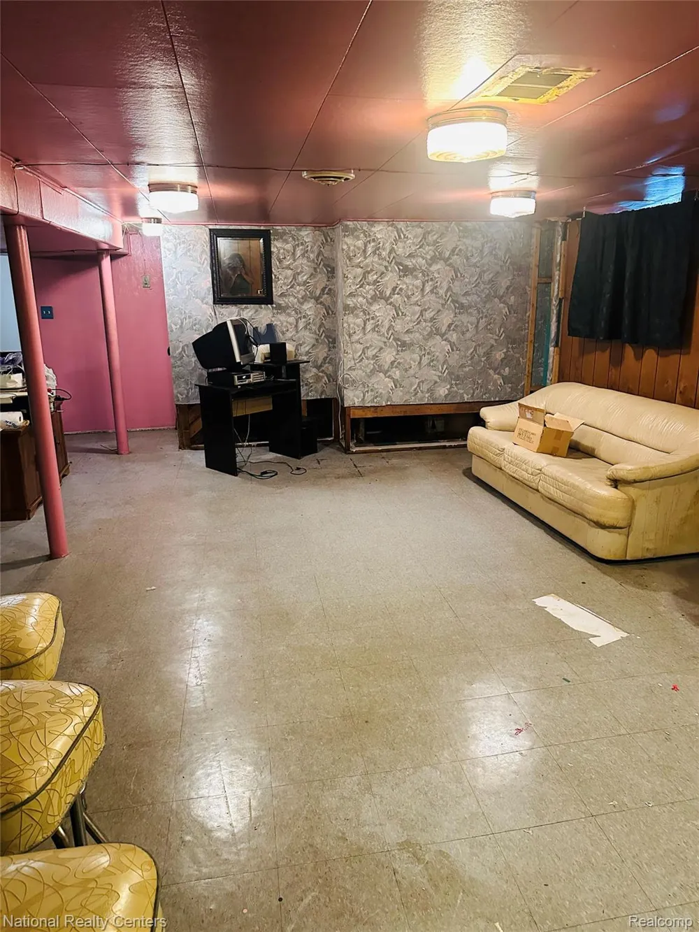 24051 Berkley Street Oak Park City, MI 48237