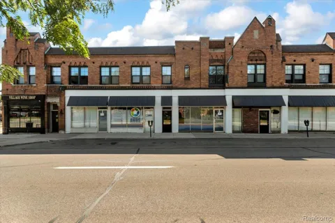 15210 E Jefferson Avenue #202