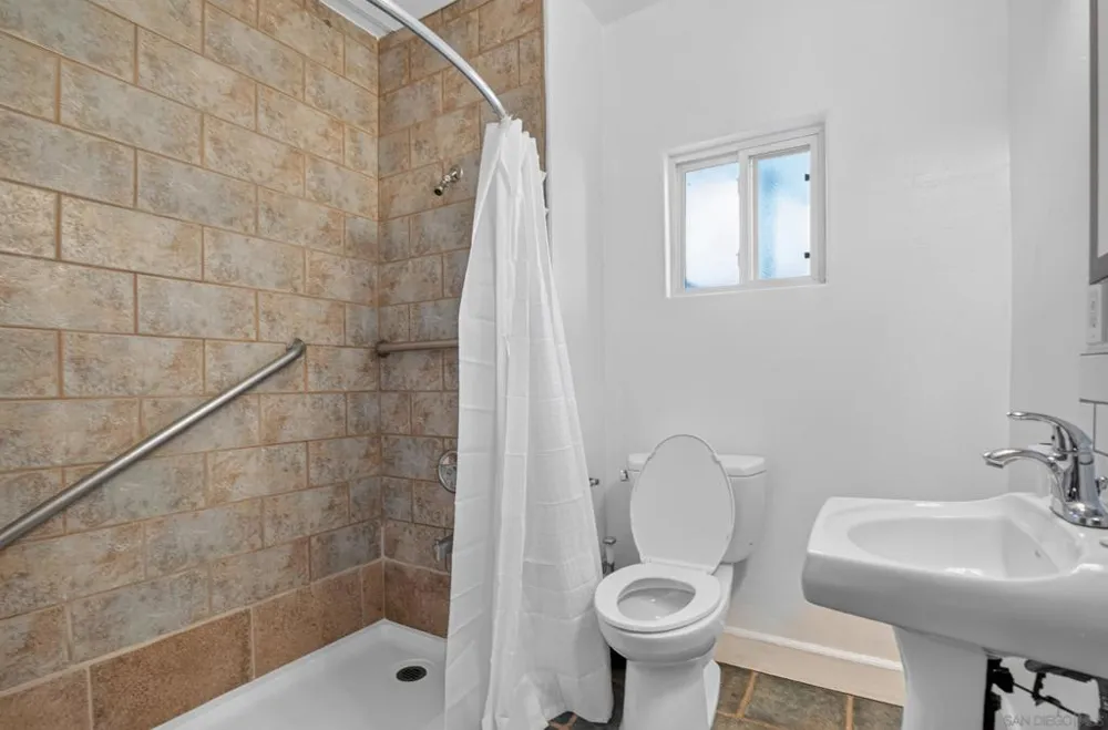 3739 1St San Diego, CA 92103