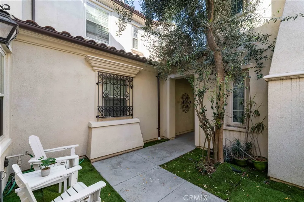 102 Mission Irvine, CA 92620