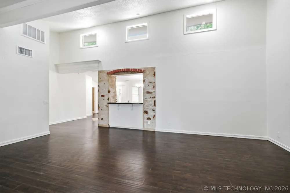 2633 W Dallas Street Broken Arrow, OK 74012