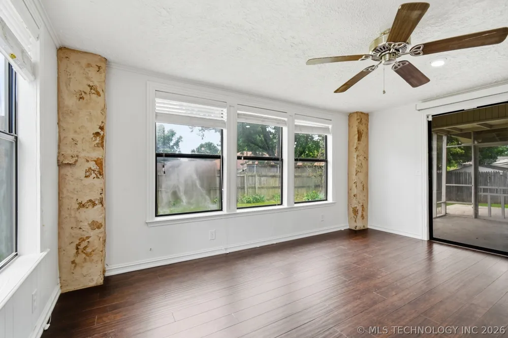 2633 W Dallas Street Broken Arrow, OK 74012