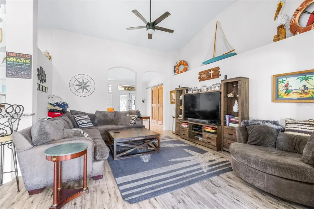 17012 FALCONRIDGE ROAD Lithia, FL 33547