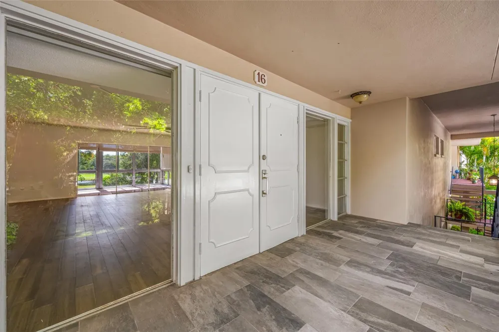 16 COUNTRY CLUB DRIVE #16 Largo, FL 33771