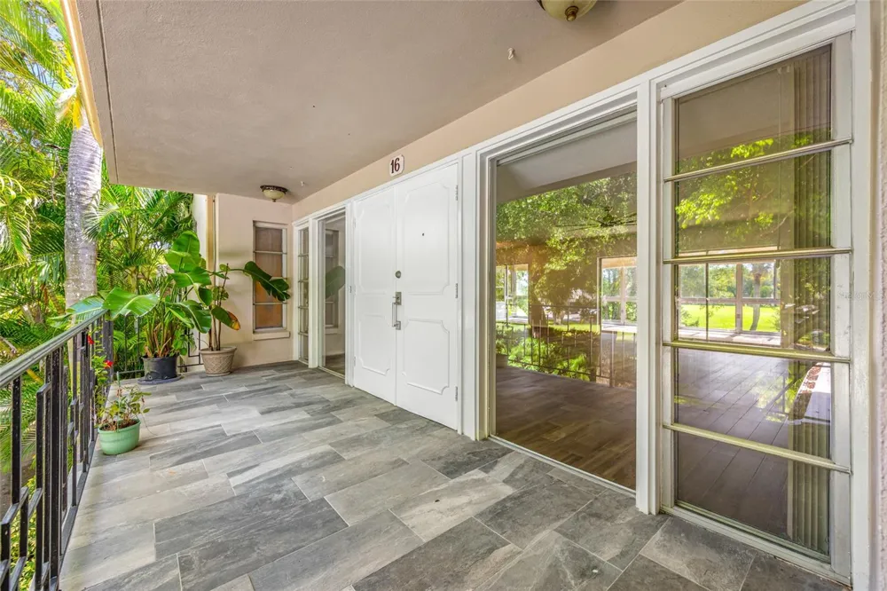 16 COUNTRY CLUB DRIVE #16 Largo, FL 33771