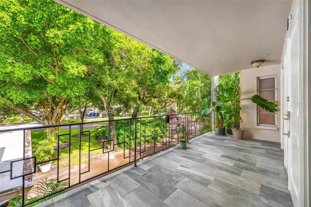 16 COUNTRY CLUB DRIVE #16 Largo, FL 33771