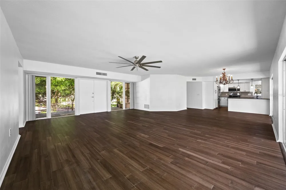 16 COUNTRY CLUB DRIVE #16 Largo, FL 33771