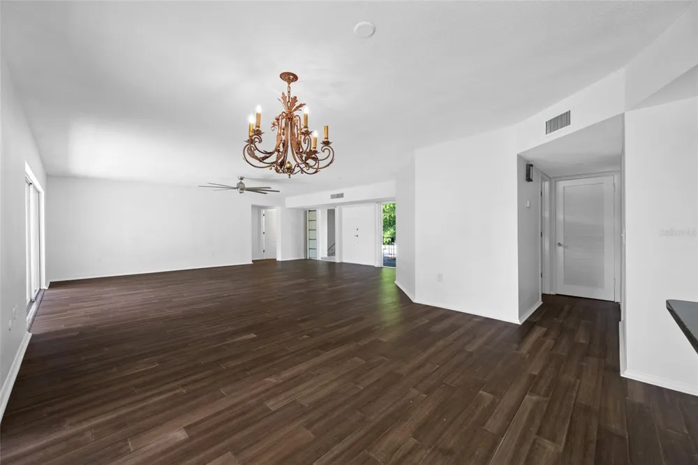 16 COUNTRY CLUB DRIVE #16 Largo, FL 33771