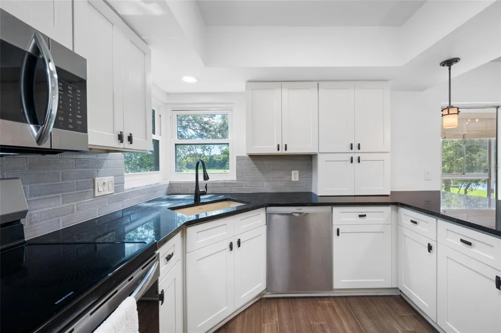 16 COUNTRY CLUB DRIVE #16 Largo, FL 33771