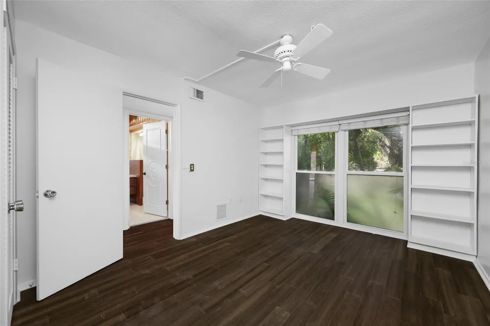 16 COUNTRY CLUB DRIVE #16 Largo, FL 33771