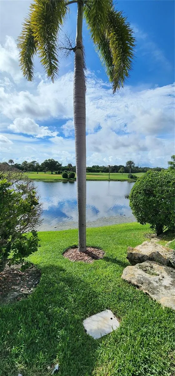 16 COUNTRY CLUB DRIVE #16 Largo, FL 33771