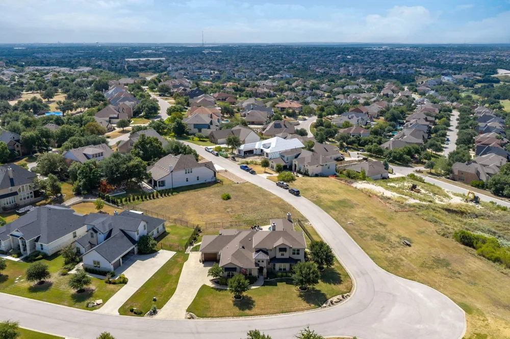 2220 Quarry Loop Leander, TX 78641