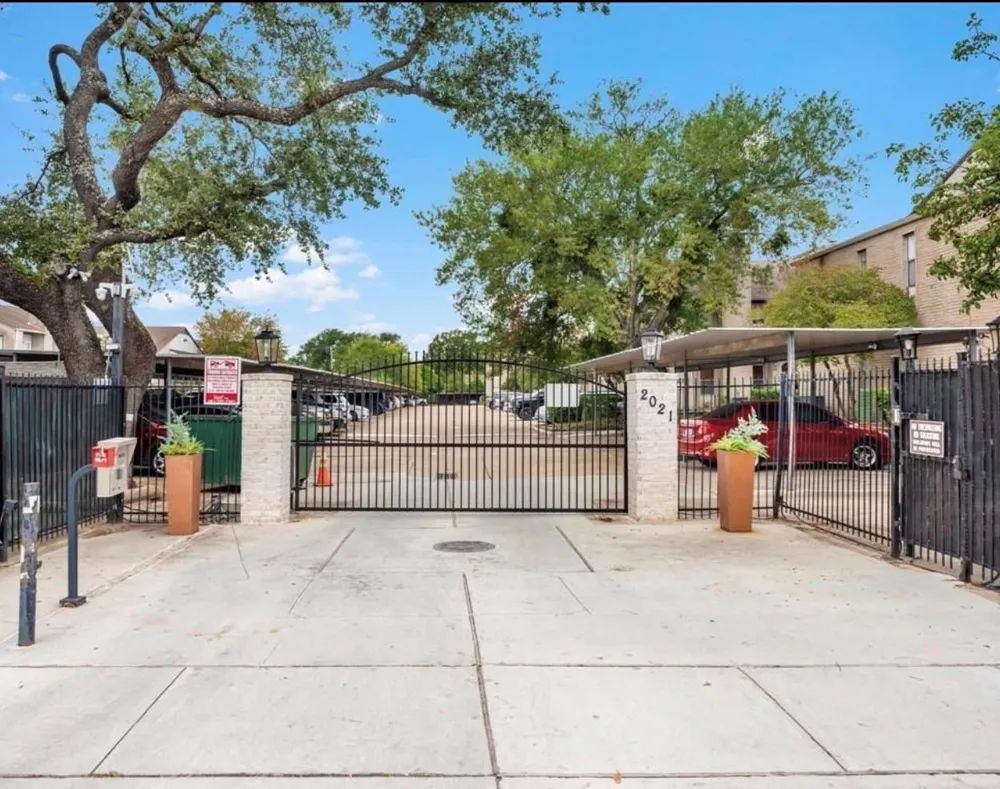 2021 Spenwick Drive #216 Houston, TX 77055