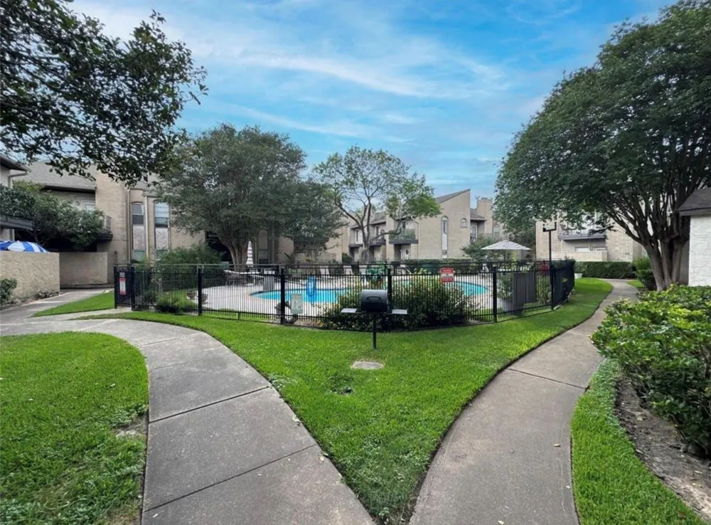 2021 Spenwick Drive #216 Houston, TX 77055