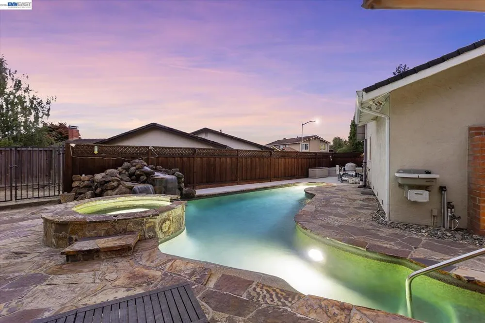 5736 Medallion Ct Castro Valley, CA 94552