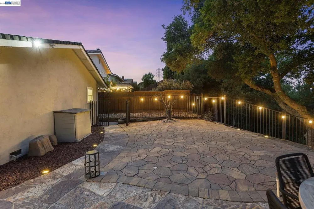 5736 Medallion Ct Castro Valley, CA 94552
