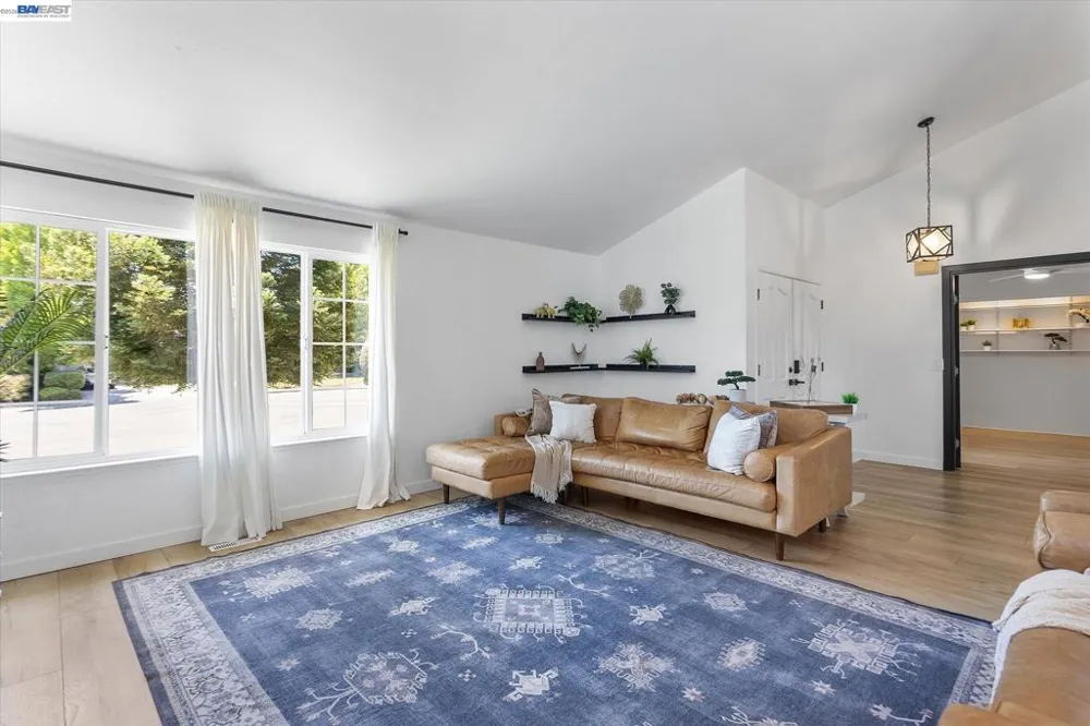 5736 Medallion Ct Castro Valley, CA 94552