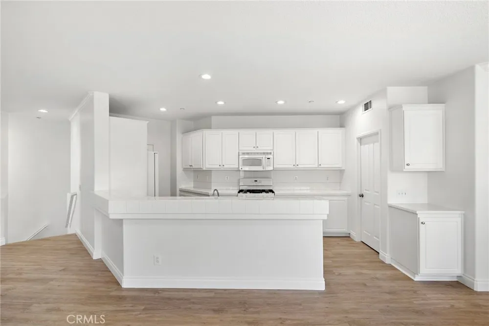 361 Summer Mission Viejo, CA 92692