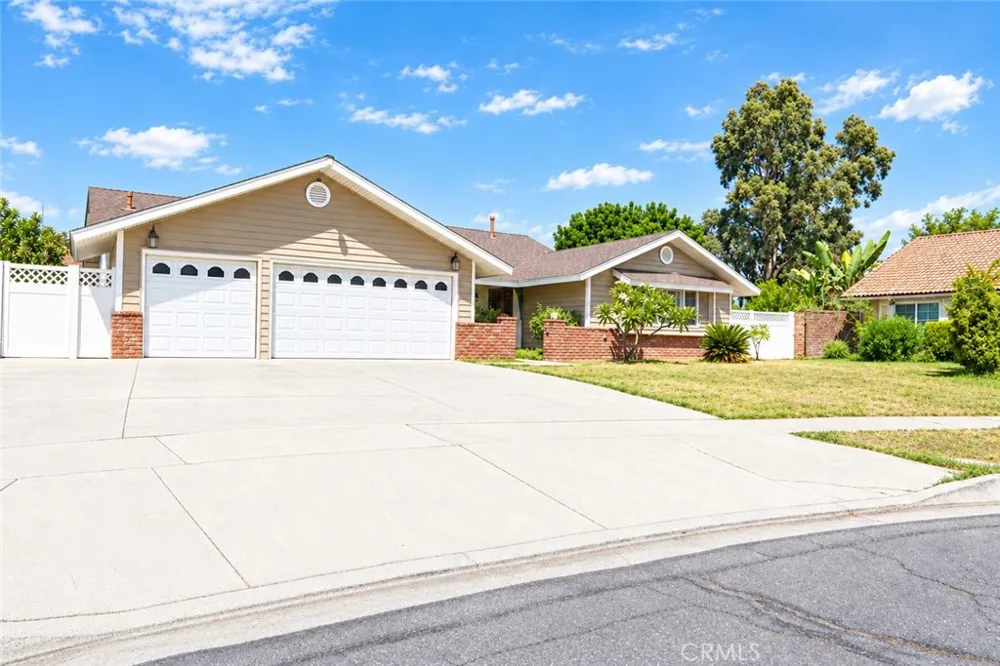 2164 Date Rialto, CA 92377