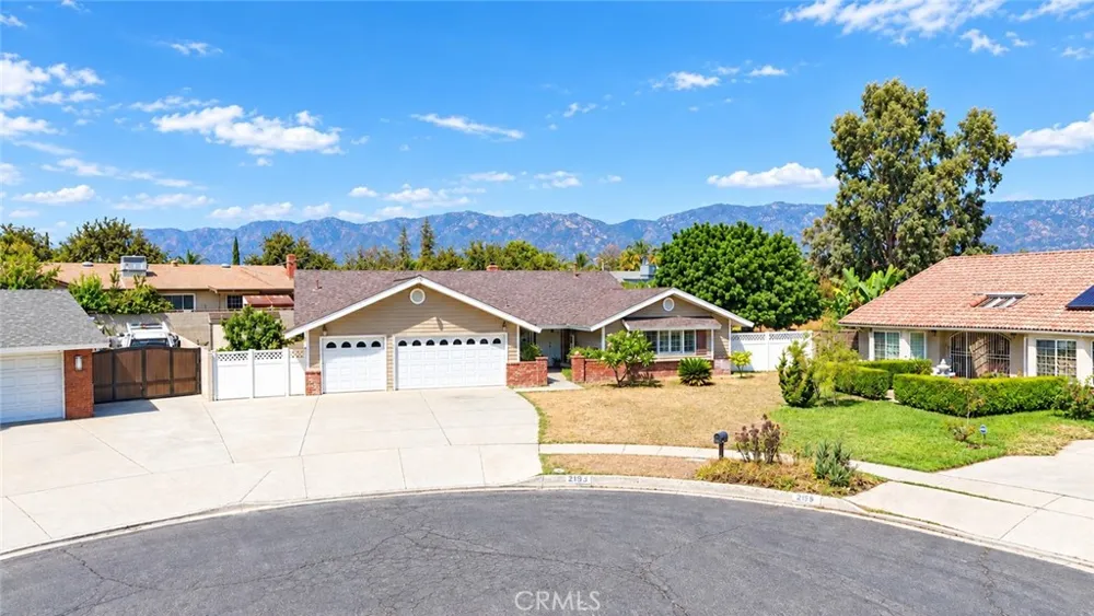 2164 Date Rialto, CA 92377