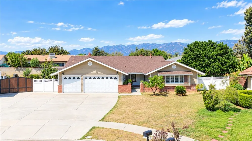 2164 Date Rialto, CA 92377