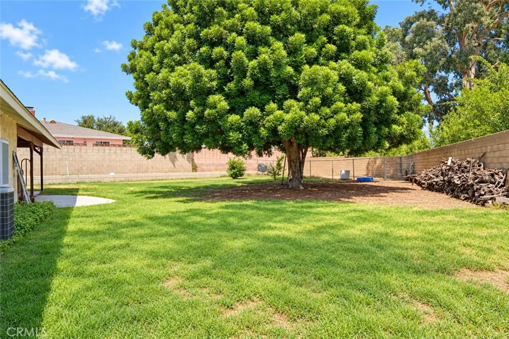 2164 Date Rialto, CA 92377
