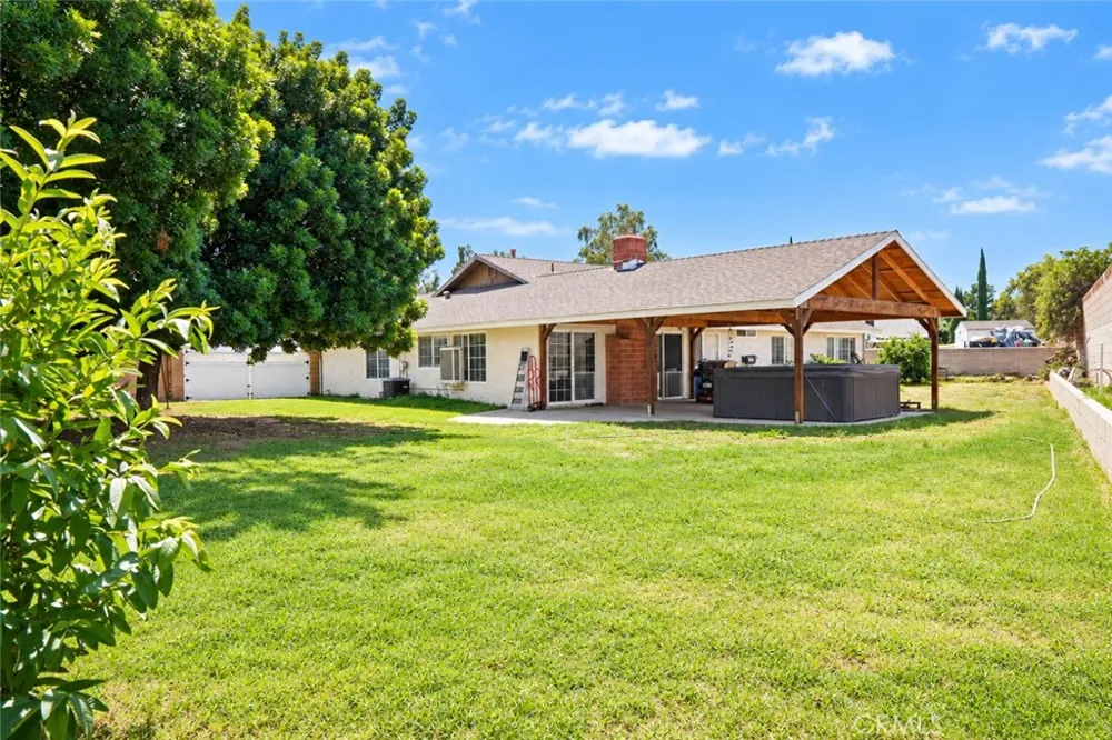 2164 Date Rialto, CA 92377