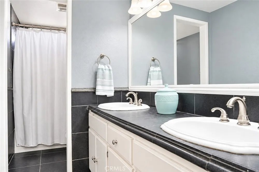 2164 Date Rialto, CA 92377