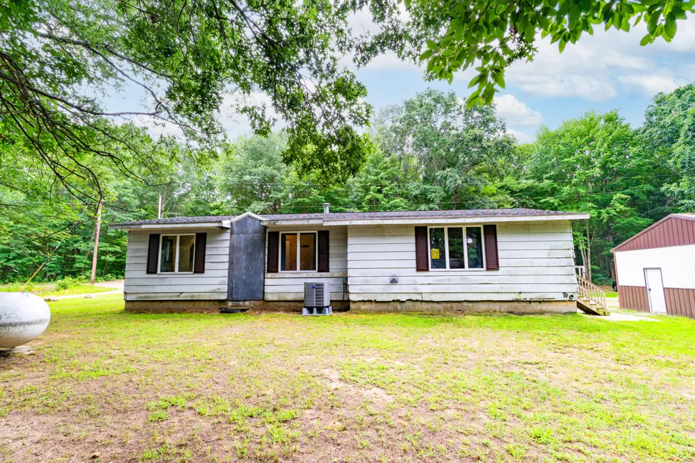 50778 Oak Street Grand Junction, MI 49056