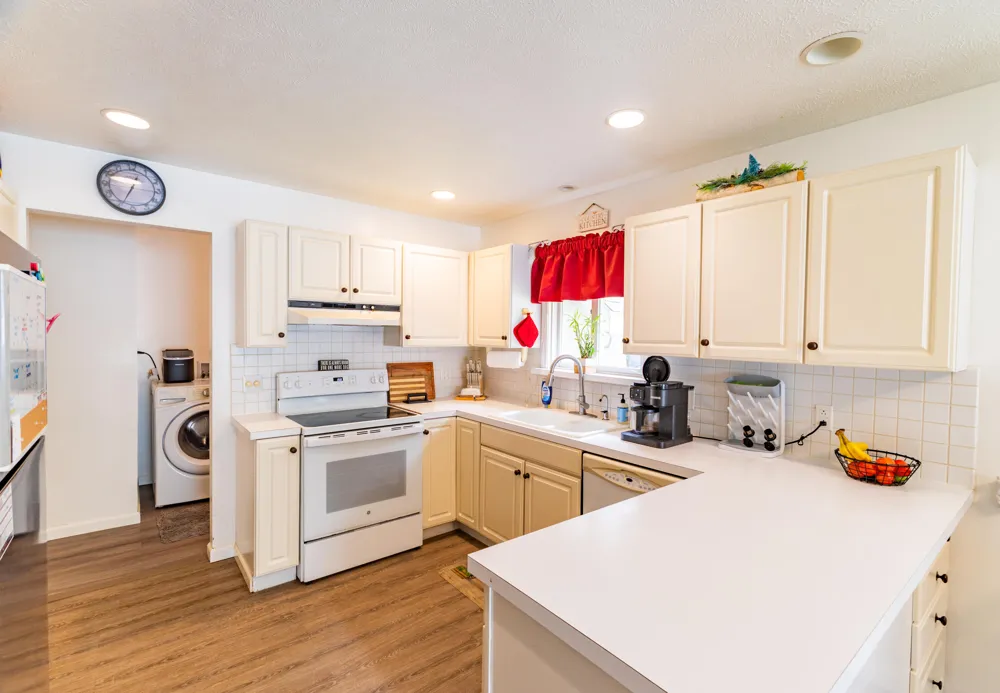 50778 Oak Street Grand Junction, MI 49056