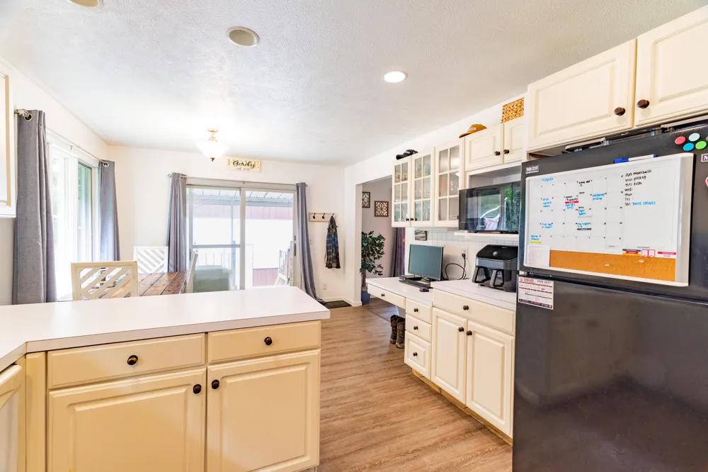 50778 Oak Street Grand Junction, MI 49056