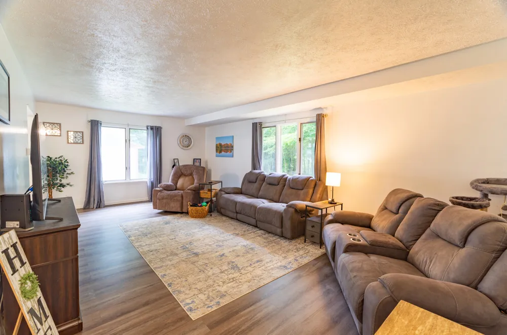 50778 Oak Street Grand Junction, MI 49056