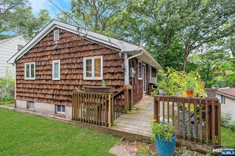 15 Hillside Road