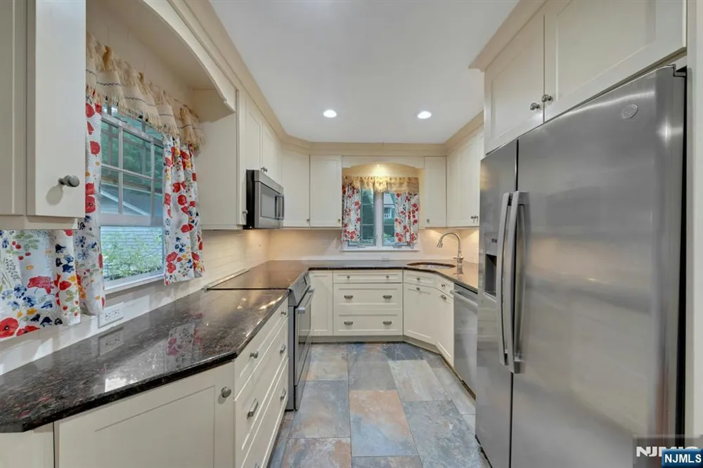 15 Hillside Road Ringwood, NJ 07456